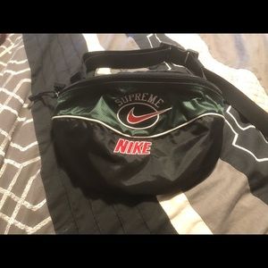 Supreme/Nike shoulder bag
